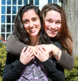 ENTREPRENEURS SUPRIYA HOBBS, LEFT, A UNIVERSITY OF ILLINOIS CHEMICAL ENGINEERING ALUMNUS, AND JANNA EAVES, A UNIVERSITY OF ILLINOIS MATERIALS SCIENCE AND ENGINEERING STUDENT, FOUNDED MISS POSSIBLE TO PROVIDE GIRLS WITH POSITIVE ROLE MODELS EARLY IN THEIR LIVES.