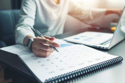 Business woman with calendar